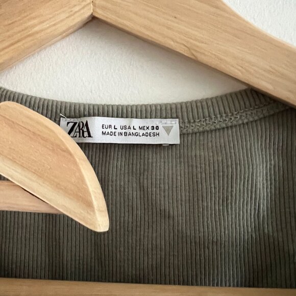 Set of 2 Zara high-neck cropped tank tops - Picture 3 of 4